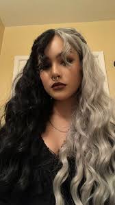 Half Dyed Hair Halb Gefarbtes Haar Cheveux A Moitie Teints Cabello Medio Tenido Dyed Hair For Brunettes In 2020 Split Dyed Hair Aesthetic Hair Brown Hair Dye