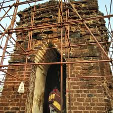 ডিহর গ্রামের বাবা ষাঁড়েশ্বর -এর মন্দির,যথাযথ সংরক্ষণের অভাবে ভগ্নপ্রায়;  মন্দিরটি সংরক্ষণের উপযুক্ত ব্যবস্থা না নেওয়া হলে হ‌ওতো একদিন ...