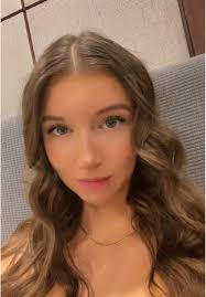 Engaging Instagram Moments with Heidi