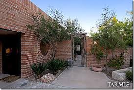 A traditional adobe structure in tucson, arizona in 1990, photo by the author. The Catalina Foothills Catalina Foothills Architecture