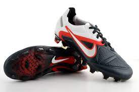 2010 Nike Ctr360 Maestri Ii Football Boots In Box Fg Classic Retro Vintage Football Shirts Nike has the total 90 laser ii for power, the superfly and vapor v for speed and for touch, there's. 2010 nike ctr360 maestri ii football boots in box fg