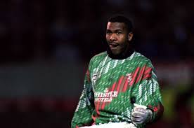 Helman mkhalele ist ein ehemaliger fußballspieler aus южная африка, (* 20 окт. Radebe Sometimes I Don T Believe It That It Was My Name Mandela Used The Athletic