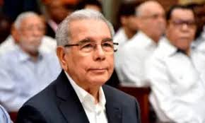 Rincón Khoury se juramenta con Luis Abinader