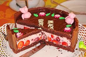Schweinchen Im Matschkubel Torte Von Angelkassel Chefkoch Rezept Kuchen Und Torten Torten Schweinchenkuchen