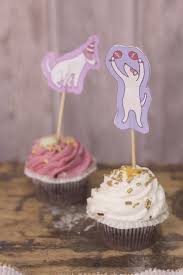 I'm a baker, blogger and mama from vancouver, bc. Drawn To Diy Kermit The Dog Cake Toppers Hester S Handmade Home