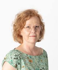 Helena Henning's Instagram, Twitter & Facebook