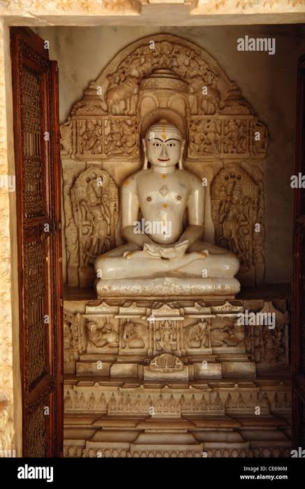 God Mahavir in Dilwara temple ; Mount Abu ; Rajasthan ; India Stock Photo - Alamy