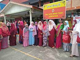 Yg dihormati en muzafar noor b. Selamat Hari Kelab Hoki Smk Dato Mohd Taha Gemencheh Facebook