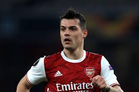 Schar is fantastic at this with 84 long passing and 77 vision, as well as 83 short passing getting him out of a few tight spots at times. Ulnsiucevriutm
