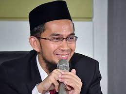 Dalam setiap ceramahnya, beliau dikenal memiliki kajian yang lengkap, mendalam dan komprehensif mengenai segala bidang ilmu agama islam. 25 Kata Kata Bijak Ustadz Adi Hidayat Tentang Makna Kehidupan Dream Co Id