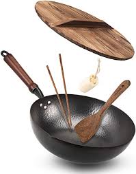 El wok es una especie de sartén de origen oriental, plenamente instaurada ya en occidente, en la que se pueden saltear los alimentos utilizando solo un poco de aceite. Amazon Com Bielmeier Wok Pan De 12 0 In Woks Y Revuelva Sartenes Con Tapa Wok De Acero Al Carbono Con Accesorios De Cocina Wok Con Tapa Para Todas Las Estufas Wok De Fondo