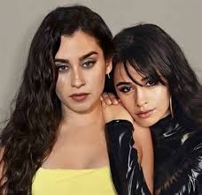 História Como não te amar? ( camren)