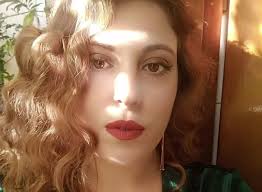 Γεννήθηκε στη ζάκυνθο, σπούδασε στη δραματική σχολή του λυκούργου σταυράκου και στη συνέχεια έγινε μέλος του συλλόγου ελλήνων ηθοποιών, αναπτύσσοντας συνδικαλιστική δράση. Pe8ane 3afnika H H8opoios Nikh Leibadarh Agrinionews