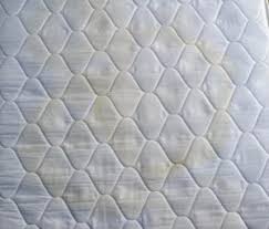 Ich nehme jetzt nicht mehr zwei bezüge 90/200, sondern eines 180/200. Matratze Reinigen Anleitungen Um Urin Schweiss Flecken Zu Entfernen