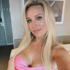 MerBear (@meredith.andrade)