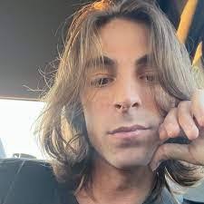 Chris Hohnsbehn's Instagram, Twitter & Facebook