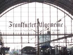 Frankfurt Hauptbahnhof Jeder Bahnhof Hat Seine Typische Werbung Frankfurt Fur Die Frankfurter Allgemeine Hauptbahnhof Bahnhof Frankfurt