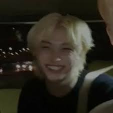 Candice Devine (candicebean940)