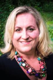 Cheryl Renshaw's Instagram, Twitter & Facebook