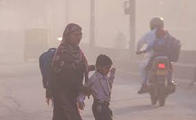 दिवाली से पहले दिल्ली की हवा बेहद खराब, आनंद विहार समेत इन जगहों का AQI 300  पार, जानें ठंड का हाल | Delhi ncr air quality turns very poor anand vihar  dwarka