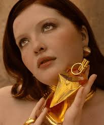 جان بول غولتير جول تير ديفين النسائي أو دو بارفيوم 100 مل: زهري خشبي