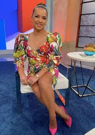 What began as a good friendship and companionship quickly turned into a relationship that several criticized for the difference in ages. Adamari Lopez Age