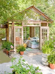 She Sheds Are The New Man Caves And Here S How To Make One Innenhof Garten Garten Pavillon Gartengestaltung