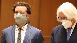 Danny masterson charged with rape, chris d'elia denies sexual misconduct allegations | thr news. Die Wilden Siebziger Star Danny Masterson Ist Zuruck Vor Gericht