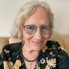 Need relationship advice from a King Prawn? Start submitting your questions  now