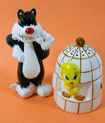 Tweety Bird Salt And Pepper Shakers Vtg Salt Pepper Shakers Set Pair Looney Tunes Sylvester Cat Tweety Bird Cage Looney Tunes Bird Tweety