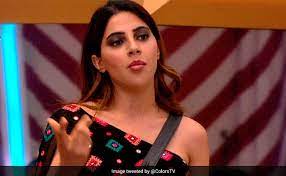 Senior, hina khan gives special authority to nikki tamboli. Bigg Boss 14 Written Update December 15 2020 Nikki Tamboli And Kashmera Shah Get Into An Ugly Fight