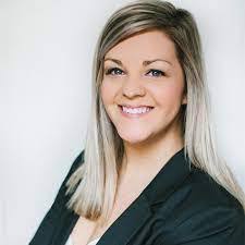 Lindsay Meece's Instagram, Twitter & Facebook