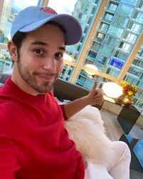 Skylar Astin