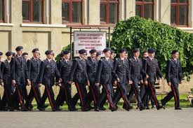 Odată cu stabilirea locaţiei la câmpulung moldovenesc, din 1 ianuarie 1957 se revine la denumirea iniţială, liceul militar ştefan cel mare. 20 De Elevi Din NeamÈ Au Fost AdmiÈi La Licee Militare Cea Mai Mare Medie A Luat O O ElevÄ Din Comuna Ion CreangÄ 9 93