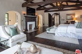45 Million Spanish Style Estate In Los Angeles Ca Spanish Style Bedroom Mediterranean Bedroom Mediterranean Home Decor