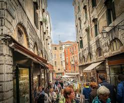 Shopping in venice is wonderful but you can get lost in a maze of souvenir shops. Window Shopping Venice Best Free Things To Do In Venice Italy Living Nomads Travel Tips Guides News Information