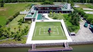 A house valued at more than seven million euros and one that has its own pier and even a heliport. Inside Spectacular Mansion Where Neymar Will Fight For World Cup Fitness With His Own Private Helipad And Jetty Mirror Online