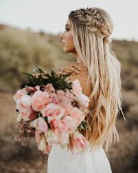Coiffure de mariage cheveux lachés ondulés. 1001 Modeles Feeriques De Coiffure De Mariage Pour Cheveux Longs