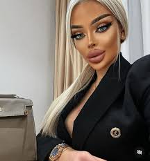 30 hilarious examples of Instagram vs. Reality that show the truth behind  photos (link in the comments)