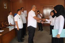 Pengambilan sumpah / janji pns dan penyerahan sk. 89 Bidan Terima Sk Cpns Pemerintah Provinsi Jawa Tengah