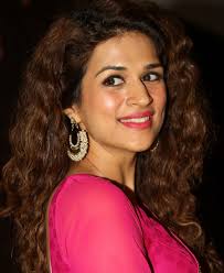 Actress Shraddha Das Looking Beautiful In Pink Saree