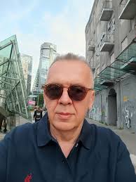 LOYALTY kept you in some PLACES that COMMON SENSE should've took you OUT  of🤷🏽‍♂️