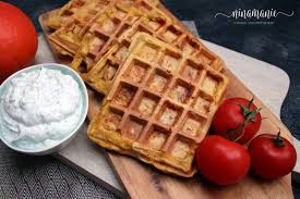 Herzhafte Dinkel Kurbis Waffeln Mit Kase Ninamanie