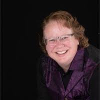 Leanne Powell's Instagram, Twitter & Facebook