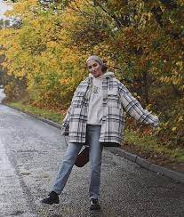 Grunge, black, and outfit image. 12 Cute Flannel Outfits That Ll Keep You Extra Cozy Who What Wear