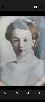 Can someone create a cute christmas photo?