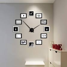 En este caso lo hemos hecho pequeño pero con el mismo procedimiento estos arbolitos navideños de cartón pequeñitos son geniales para decorar un rinconcito de casa, son estupendos, fáciles de hacer y quedan muy. Como Hacer Un Reloj De Pared Con Marcos De Fotos Manualidad Facil