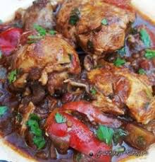 салат из копченой курицы с черносливом и грецкими орехами Blyuda Grecheskoj I Kavkazskoj Kuhni Kulinariya Eda Gruzinskaya Kuhnya