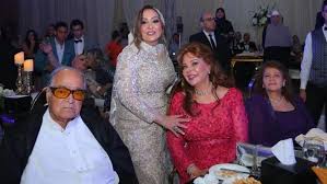مؤخرا ظهرت الفنانة صفاء ابو السعود مع زوجها رجل الاعمال السعودي صالح كامل وذلك في ظهور نادر لهما سويا والفنانة صفاء ابو السعود هي. ØªÙØ§ØµÙŠÙ„ ØµØ§Ø¯Ù…Ø© Ù…Ù† Ù‡ÙŠ Ø£ØºÙ†Ù‰ ÙÙ†Ø§Ù†Ø© Ù…ØµØ±ÙŠØ© ØªÙ…ØªÙ„Ùƒ Ø§Ø³Ø·ÙˆÙ„ Ù…Ù† Ø§Ù„Ø·Ø§Ø¦Ø±Ø§Øª Ø§Ù„Ø®Ø§ØµØ© ÙˆÙ…Ù†Ø¹ØªÙ‡Ø§ ÙƒÙˆØ±ÙˆÙ†Ø§ Ù…Ù† Ø­Ø¶ÙˆØ± Ø¬Ù†Ø§Ø²Ø© Ø²ÙˆØ¬Ù‡Ø§ Ø§Ù„Ù…Ù„ÙŠØ§Ø±Ø¯ÙŠØ± Ø§Ù„ÙƒØ¨ÙŠØ± Ù„Ù† ØªØµØ¯Ù‚ Ù…Ù† ÙŠÙƒÙˆÙ†Ùˆ