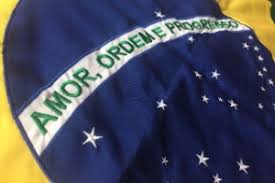 A bandeira do brasil constitui a bandeira nacional da república federativa do brasil. Hans Donner Propoe Nova Bandeira Do Brasil Com Tons Degrade E Palavra Amor 09 11 2017 Uol Noticias